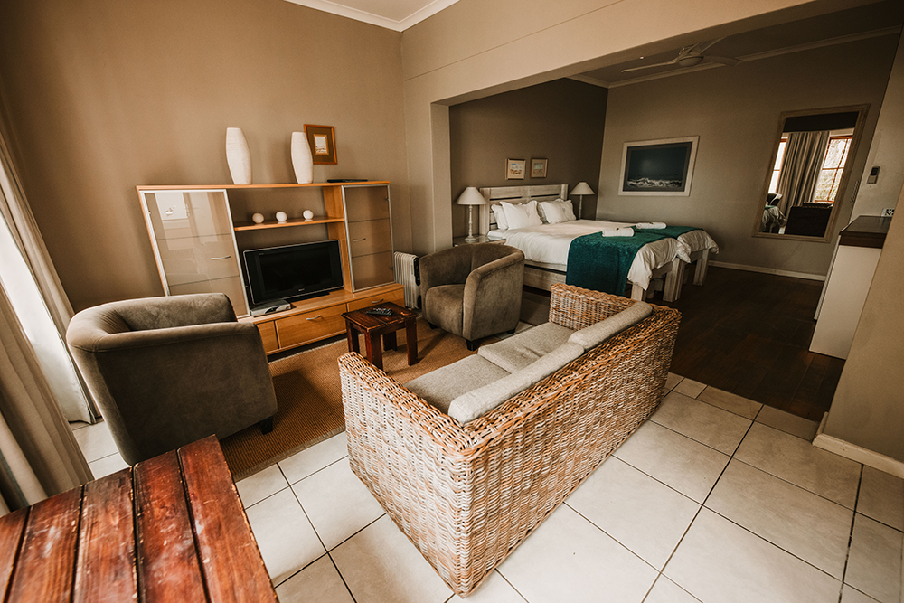 Guestroom with a separate sitting area